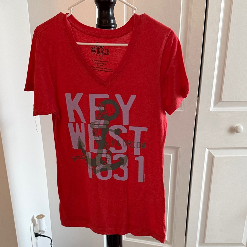 Gildan Red Key West Graphic Women's Tee